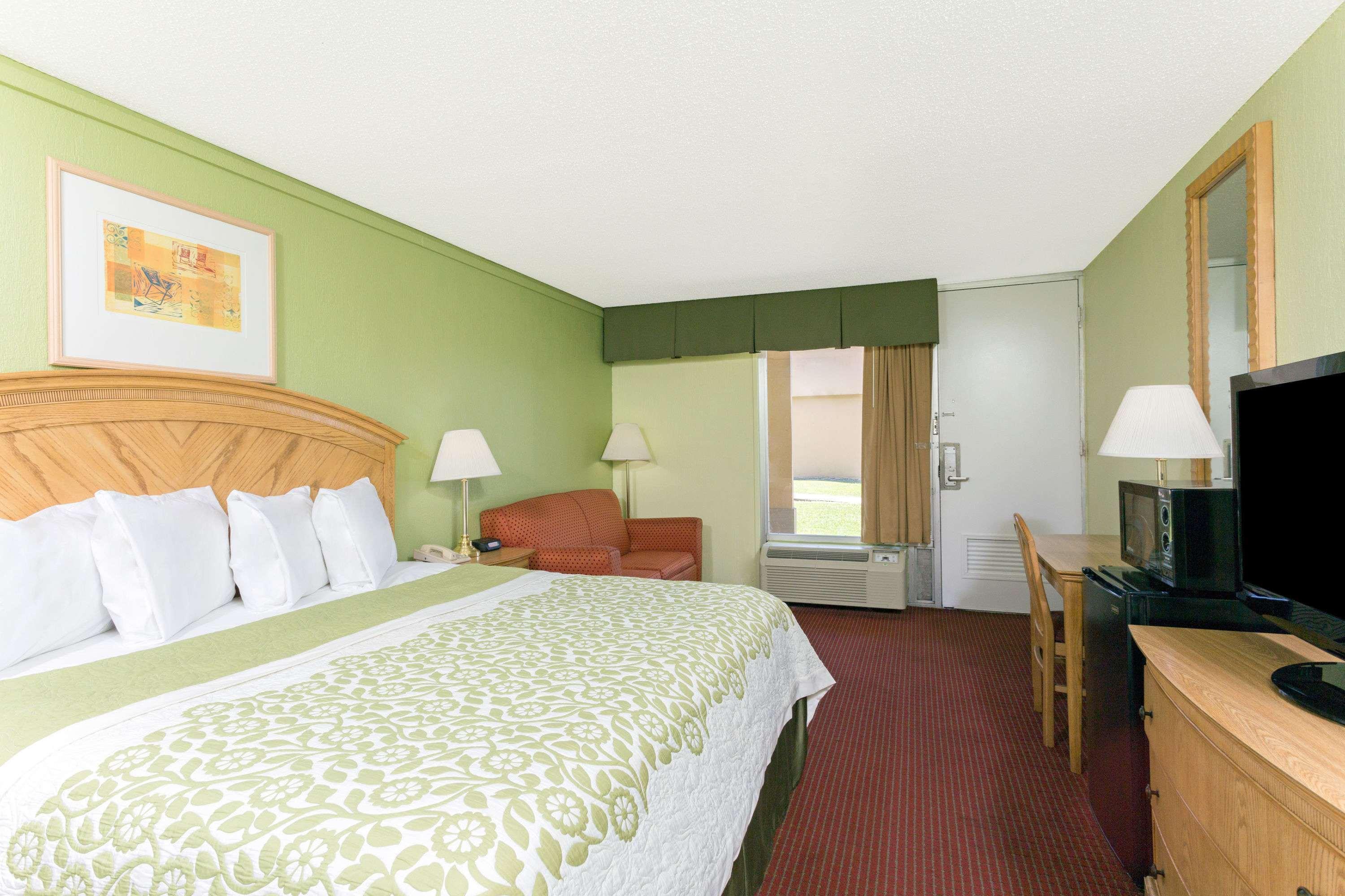 Days Inn By Wyndham Washington Eksteriør billede